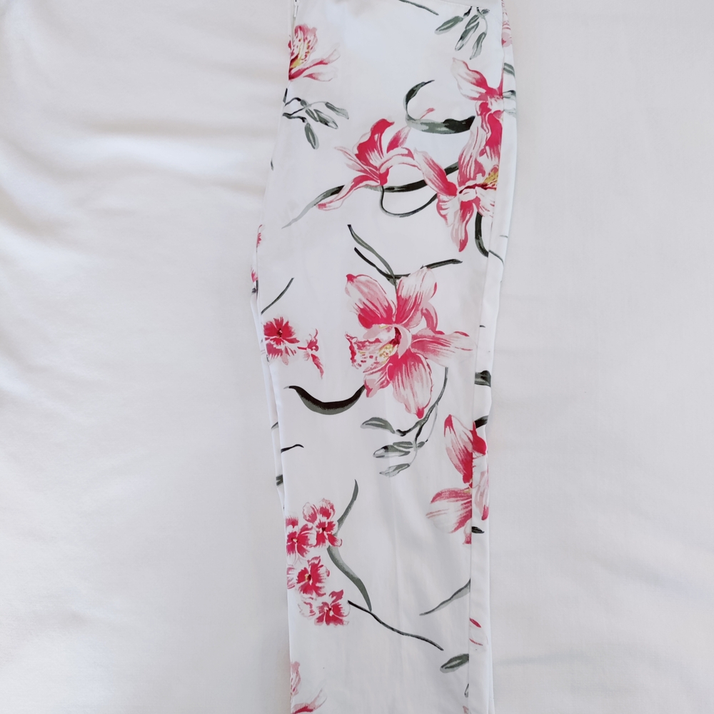 New York & Company White and Pink Floral Capri Pants